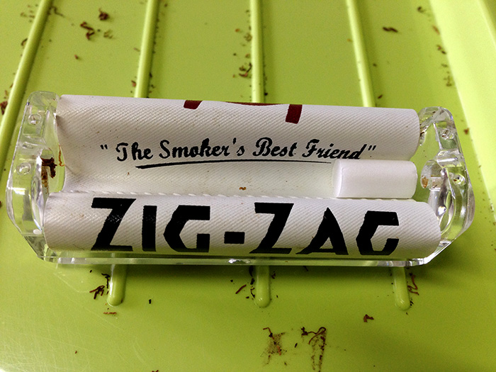 手巻きタバコ シャグ 初心者のための手巻きタバコ シャグ の巻き方 ローリング式 Smith Corporation